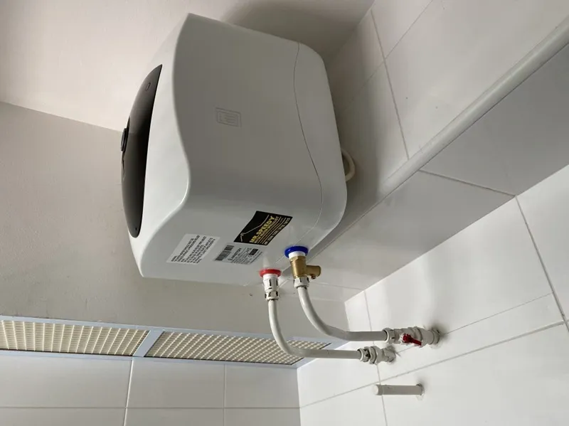 bình nóng lạnh bị rò nước