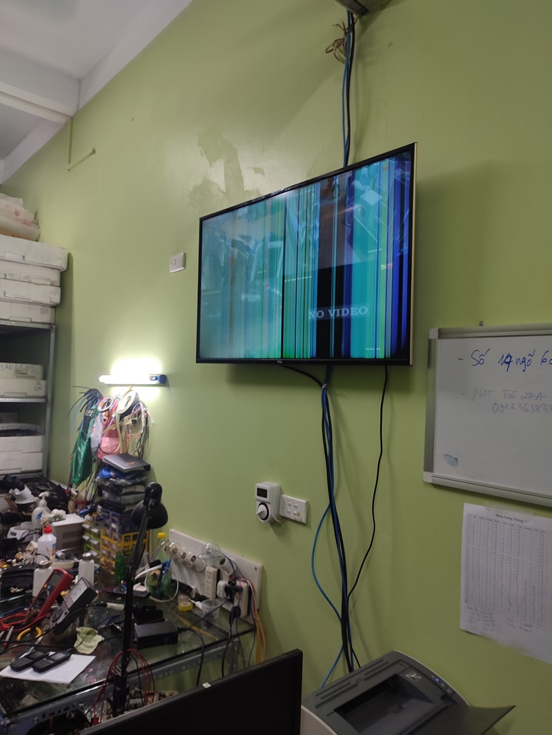 Thay màn hình tivi Sony 32 inch giá bao nhiêu