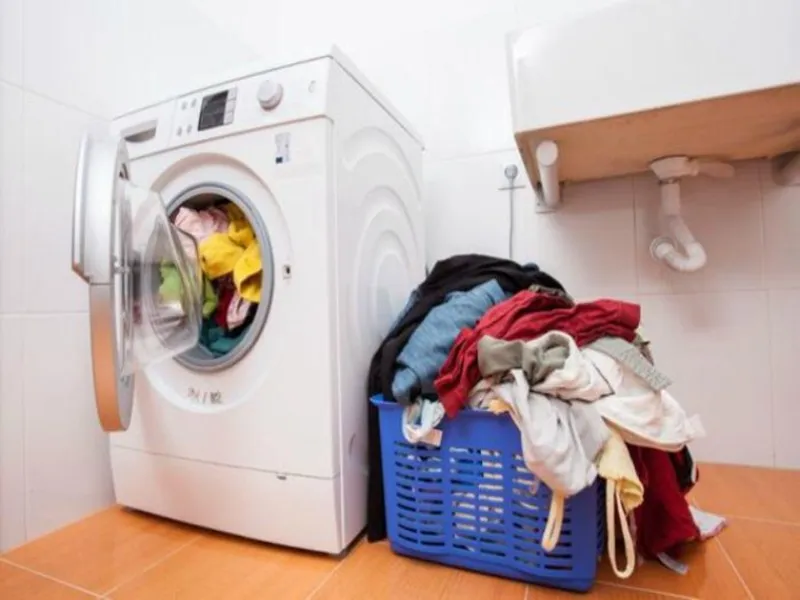 máy giặt kêu lạch cạch